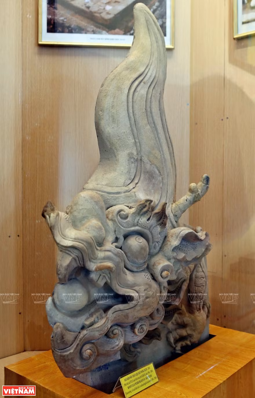 蓝京国家级特殊历史遗迹区的博物馆展出的古物。图自《越南画报》