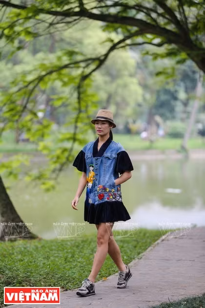 2019年秋冬季越南时尚风格。图自《越南画报》