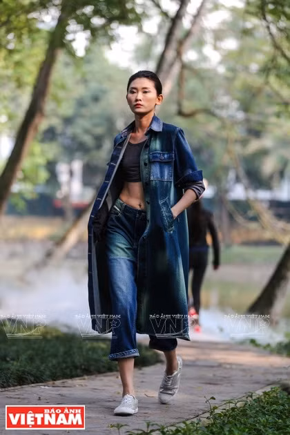 2019年秋冬季越南时尚风格。图自《越南画报》
