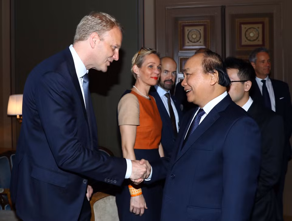 越南政府总理阮春福与瑞典大型集团领导会面。图自越通社