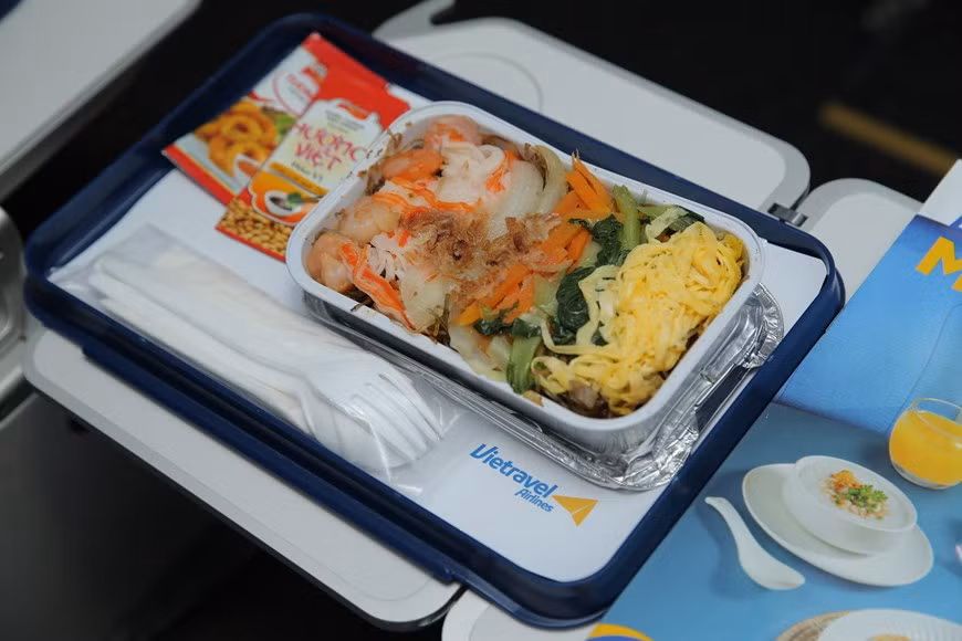 越游航空公司的飞机餐被评价为令人垂涎，较为可口。图片来源：越通社Vietnam+