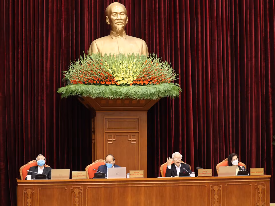 4月23日在党中央总部，越共中央总书记、国家主席阮富仲主持召开有关新冠肺炎疫情防控任务、措施的全国干部会议。3月30日越共中央总书记、国家主席阮富仲已呼吁全国同胞、同志、战士团结一心，步调一致，有效且果断地实施党和国家的主张以及政府、政府总理的指示；同时同各国密切配合，努力打赢新冠肺炎疫情防控阻击战。图自 越通社