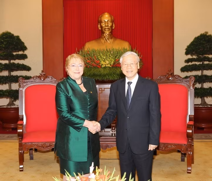 越共中央总书记阮富仲会见来越访问的智利总统米歇尔•巴切莱特（Michelle Bachelet）。图自越通社