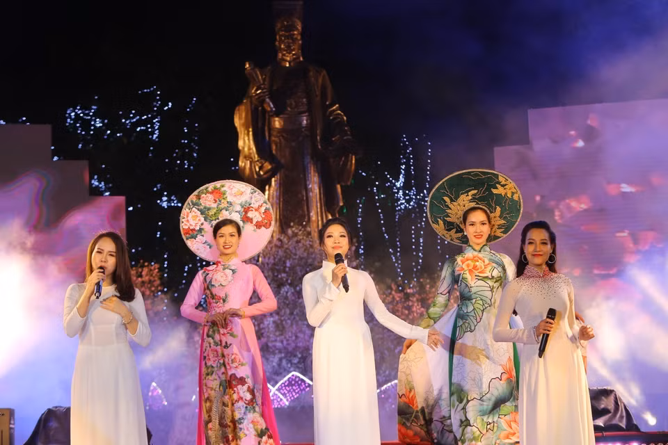 2019年河内日本樱花节开幕式。图自越通社