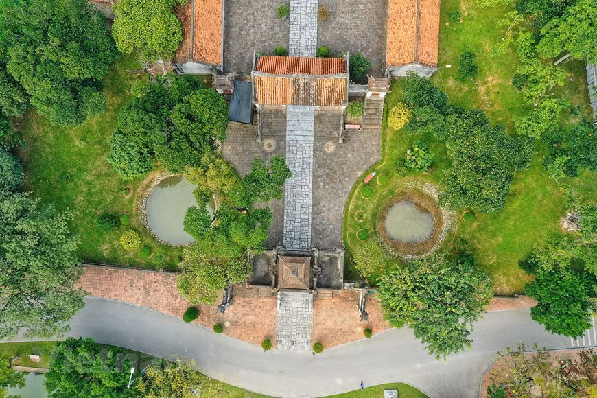 安阳王祠被森林包围，这里几乎保留了较为完整的古代建筑特色。图自越通社