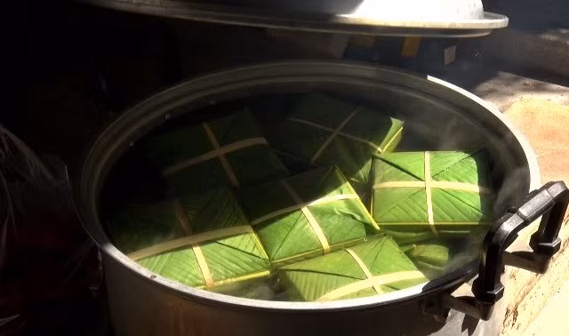 每个粽子均体现越南人民心系家乡和祖国的深刻情感（图片来源：人民报）