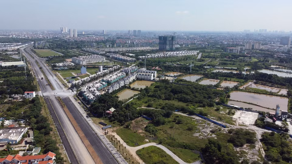 在怀德县新建的连接到升龙大道的路段。图自越通社