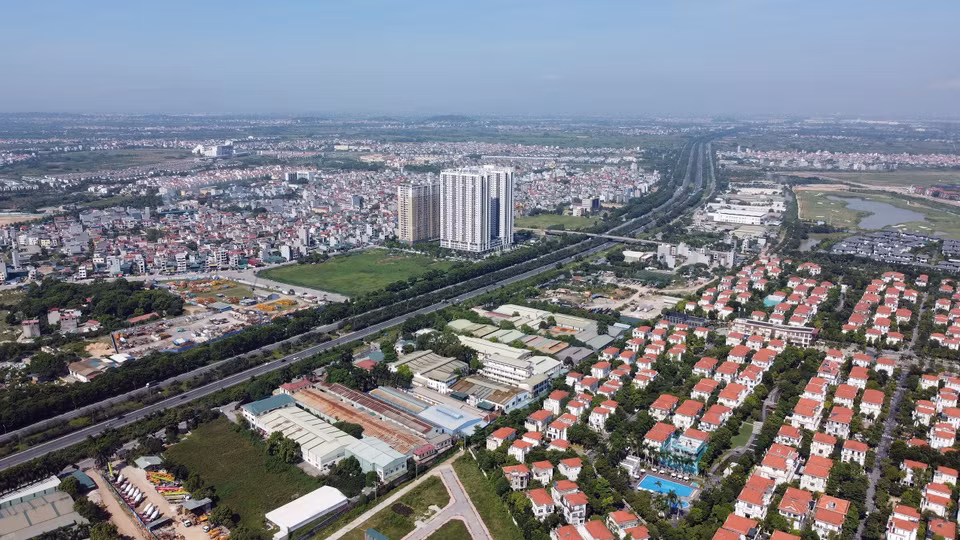 怀德、丹凤等河内以西地区的郊区县公寓大楼涌现。图自越通社