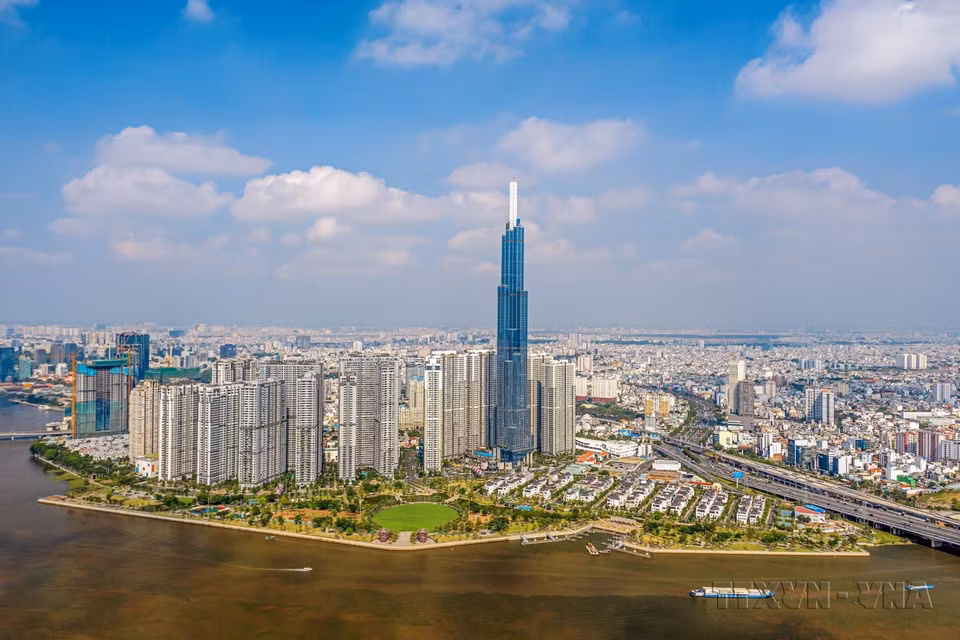 东南亚最高、亚洲第六高的摩天大楼-- Landmark 81大楼。Landmark 81具备五星级、六星级和面积多达400平米的六星级豪华公寓。图自越通社