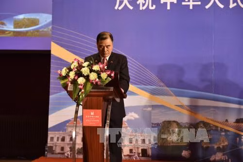中国外交部助理孔铉佑在典礼上发表讲话。（图片来源：越通社）