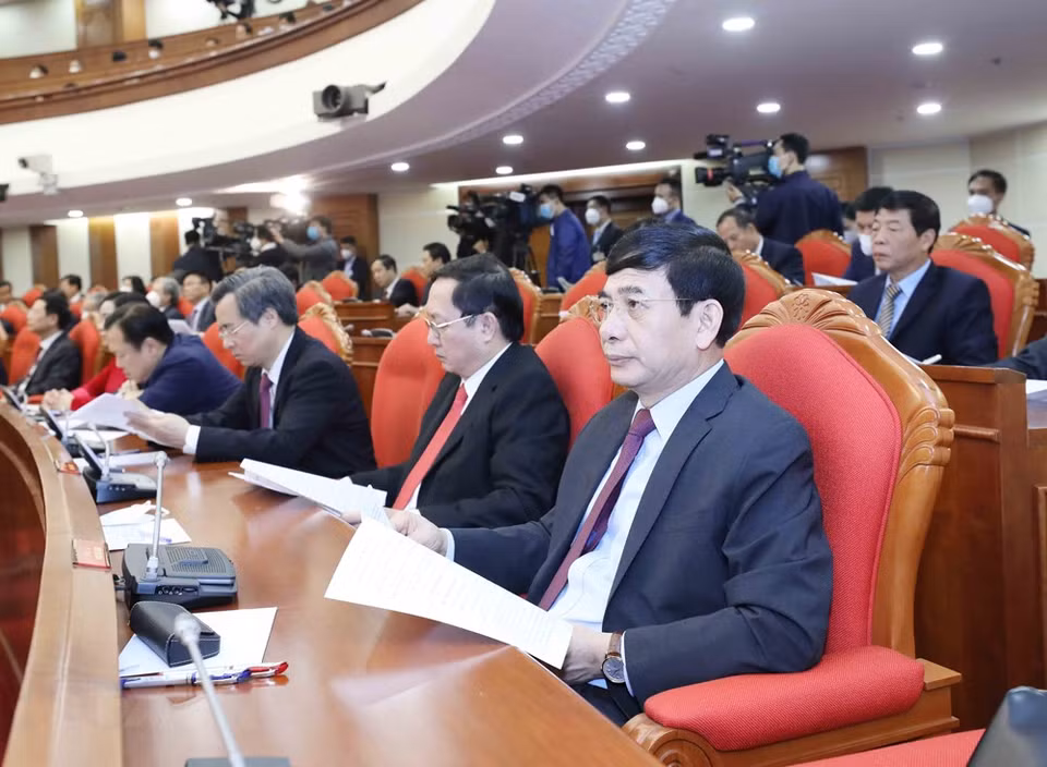 此次会议上，政治局将向中央报告越共中央政治局、书记处人事准备工作结果。中央将讨论并投票表决通过十三届中央政治局、中央书记处候选人预备人选推荐方案。图自越通社