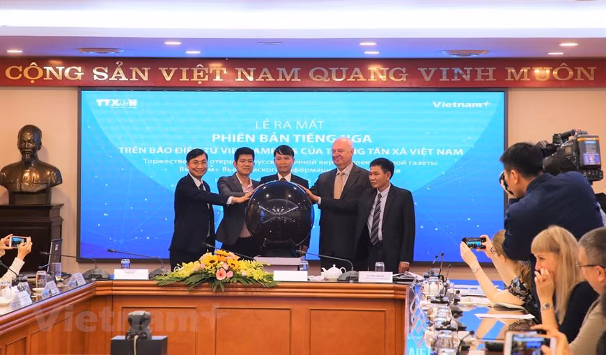 Vietnamplus新闻网俄语版的开通是庆祝越俄两国建交70周年的切实活动。越通社记者明山 摄