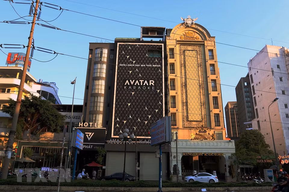 落实胡志明市人民委员会的指示，第一郡范曰政街的多个KTV厅已暂停服务。越通社记者 清武 摄