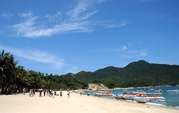 占婆岛以优美的风景和友善的居民让游客流连忘返。图自越南人民报