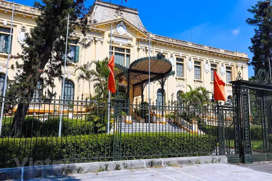 位于武权街的北部府今日已被修缮成为政府宾馆。当今的北部府成为政府招待所，是各场交流、会晤和外交招待会，以及许多国内外客人接待活动的举办之地。政府宾馆门前的屋顶仍保留着76年前的建筑风格。这些建筑让河内平添了一种独特的风韵。图自：Vietnam+