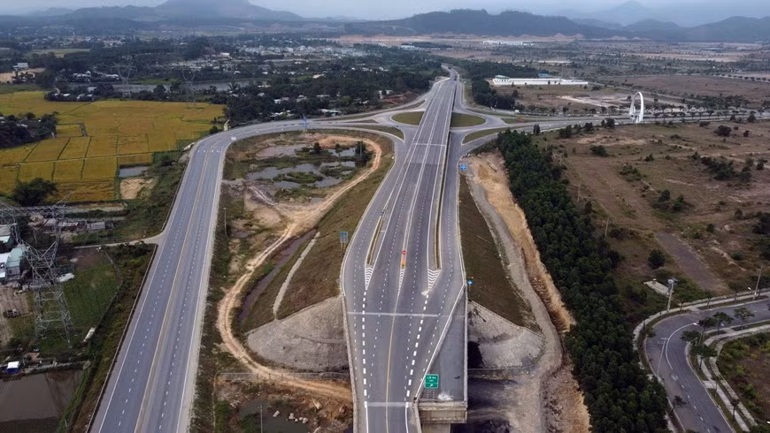罗山-粹栾高速公路以承天顺化省福禄县罗山丁字路口为起点，以岘港市和荣县粹栾首府为终点。图自越通社