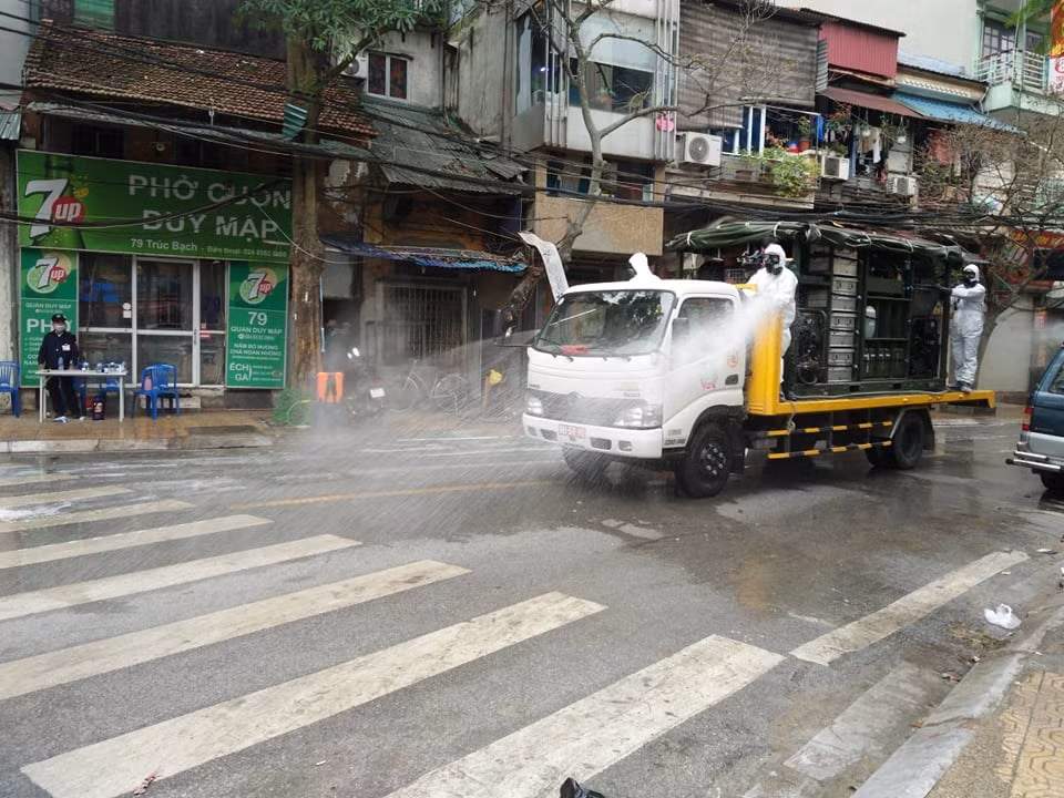 河内市将紧密跟踪该小区每一个人的健康状况，并确保当地居民的生活。越通社记者 山柏 摄