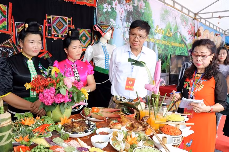 第十四次西北地区各民族文化体育与旅游节系列活动。图自越通社