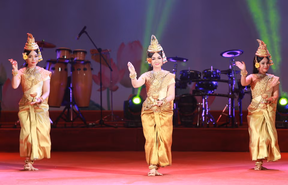 “越老柬三国深浓友谊”艺术交流活动的表演节目。（图片来源：越通社）