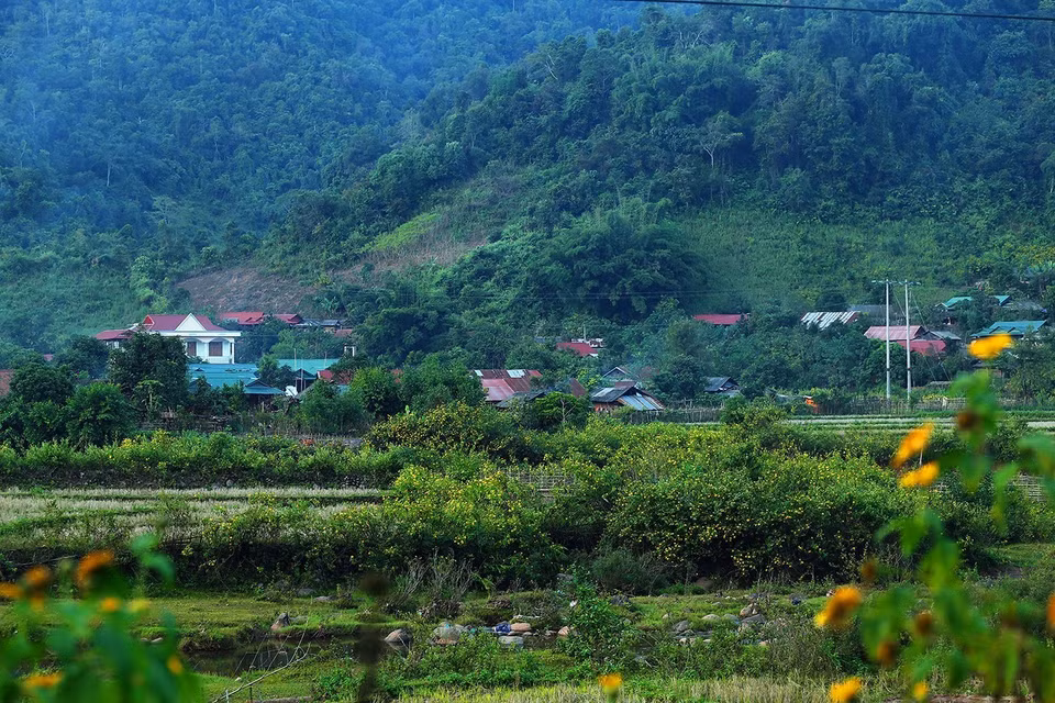 奠边省孟艺县山头（Sín Thầu）乡是哈尼族同胞居住之处。越通社记者 潘俊英 摄边省孟艺县聘头乡是哈尼族同胞居住之处（越通社记者 潘俊英 摄）