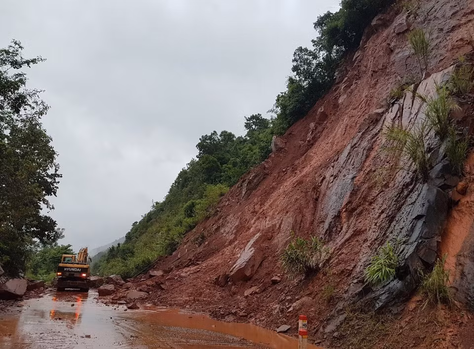  第四号台风袭击山罗省 越通社记者 摄 