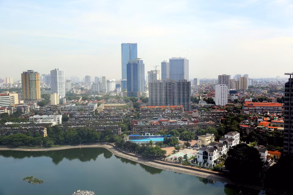 高层建筑如雨后春笋般涌现出来。图自越通社
