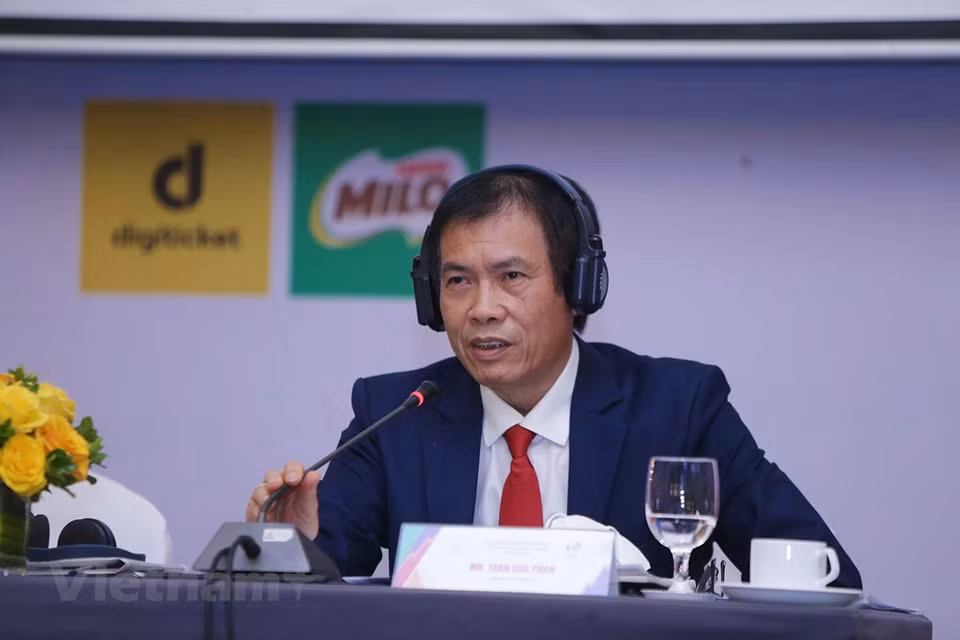 越南体育总局副总局长陈德奋与东盟各国体育代表团代表交换意见。第三十一届东南亚运动会将于2022年5月12日至23日在首都河内及北宁、海阳、海防、广宁、河南、南定、宁平、和平、永福、富寿、北江等11个省市举行，共设40个大项520个小项。图自Vietnam+