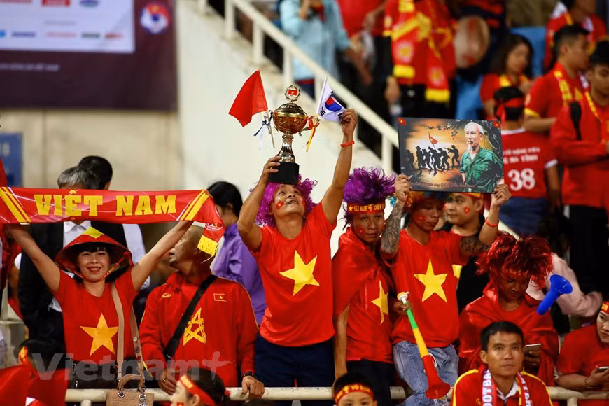 现场越南球迷的欢乐气氛。图自vietnamplus
