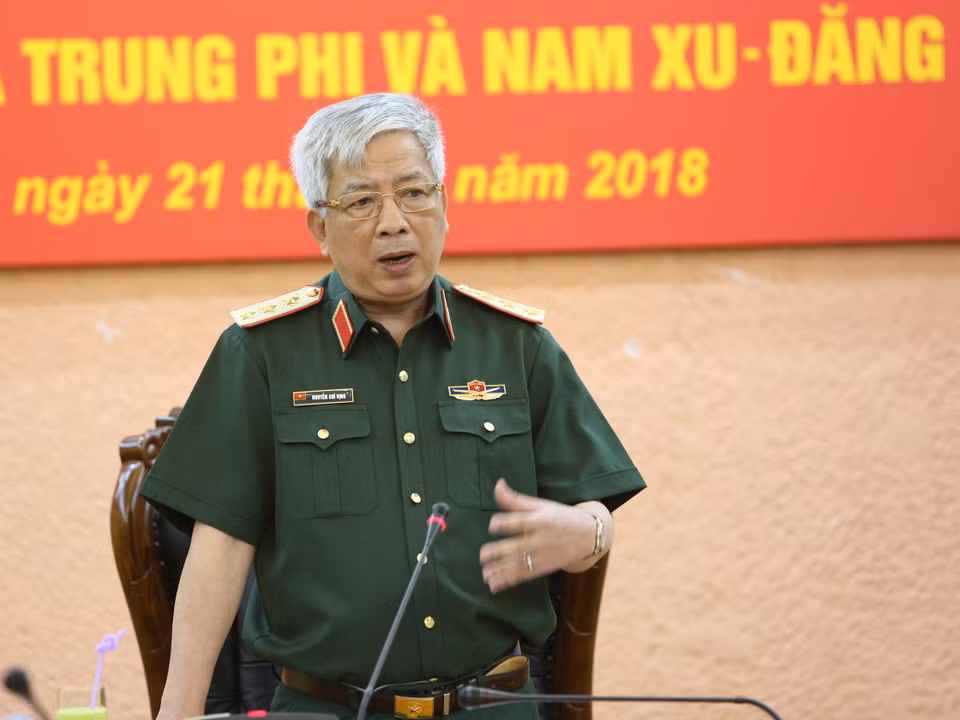 越南国防部副部长阮志咏发表讲话。越通社记者 杨江 摄