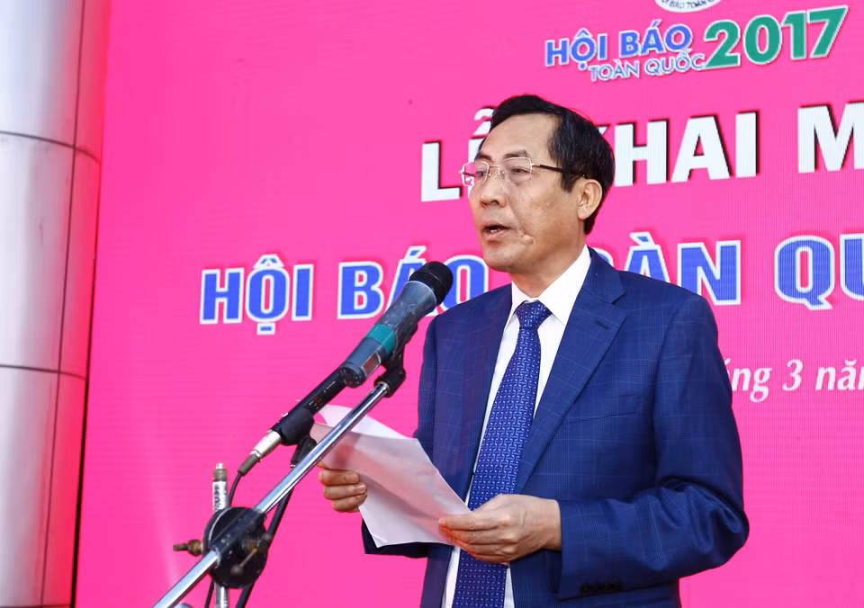 越南记者协会主席顺友在开幕式上发表讲话。（图片来源：越通社）