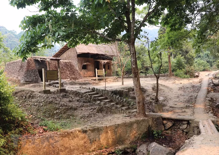黄道翠战役信息委员会主任居住和工作地。越通社记者 春进 摄