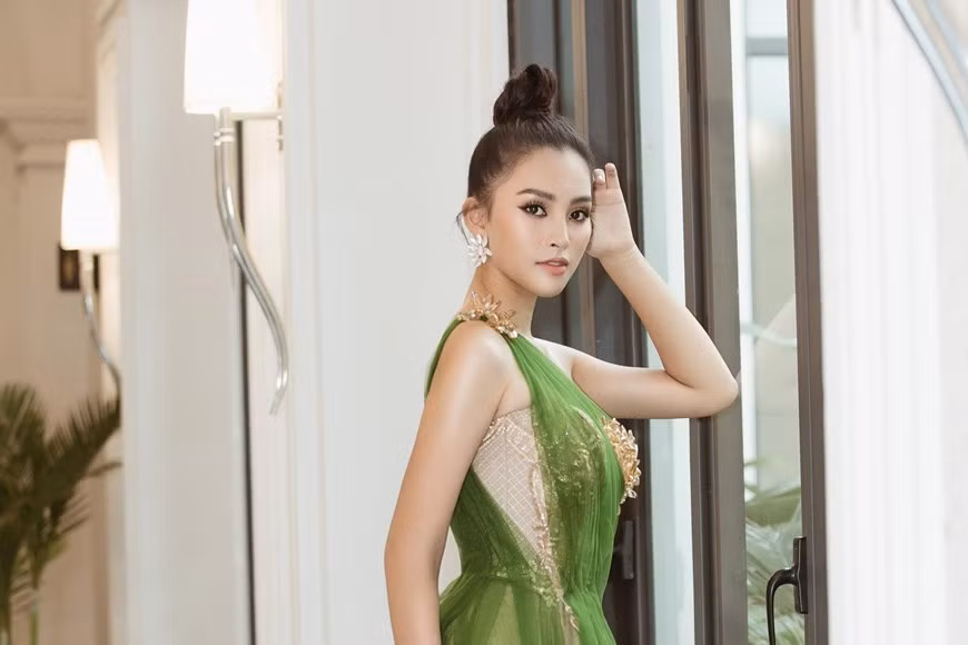 2019年广平洞穴节形象大使——越南小姐陈小薇。图自vietnamplus