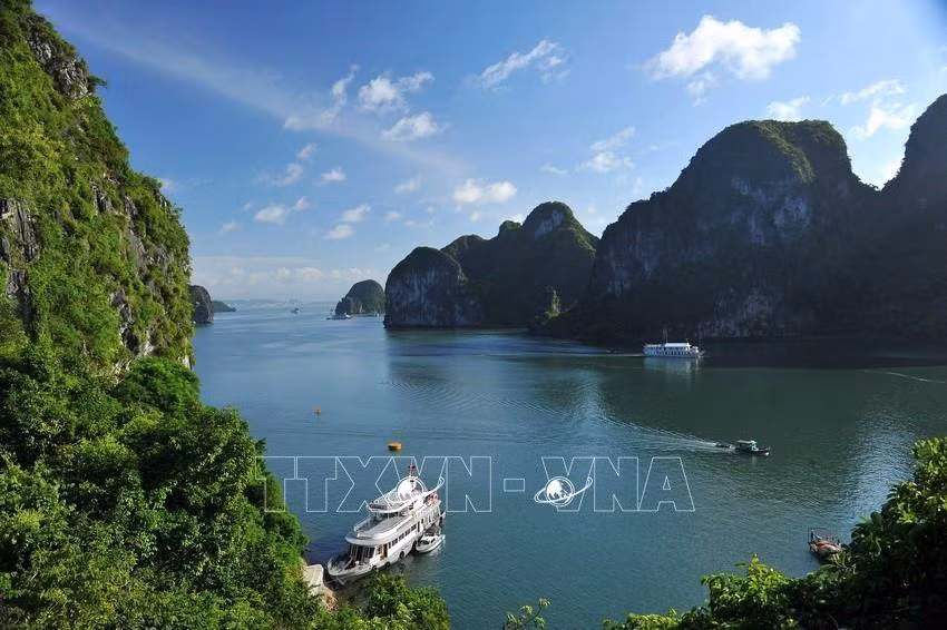 下龙湾美景。图自越通社