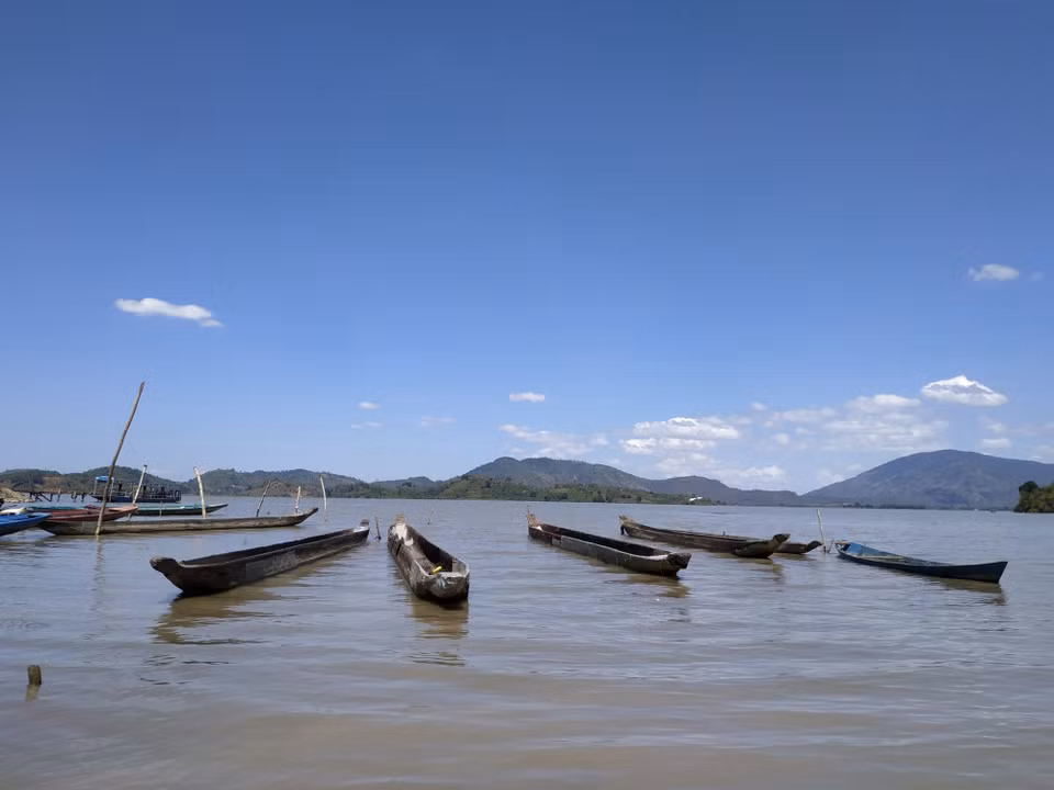 乐湖的美丽风光。越通社记者 俊英 摄