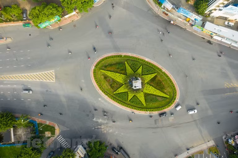 从高处俯瞰胡志明市全景。图自 Vietnam+