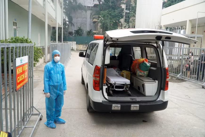 从14日至17日，女婴健康状况稳定。医院已提取患儿样本并送到中央卫生与流行病院进行检测，三次新型冠状病毒核酸检测均为阴性。图自越通社