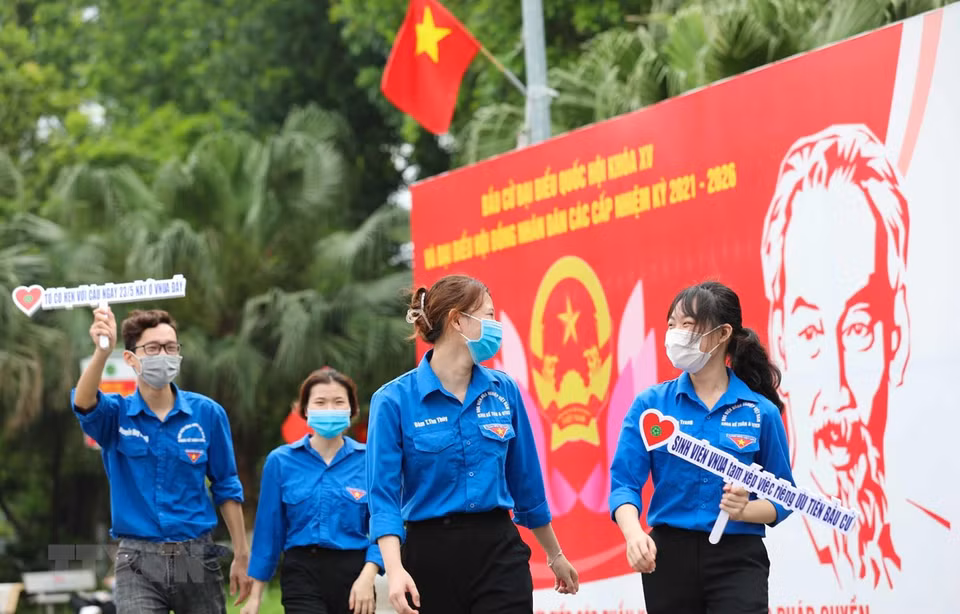越南青年一心一意跟党走。图自越通社