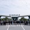 签字仪式在海防VinFast生产联合体举行，这是印度经销商合作伙伴代表团访问越南并开展工作期间的一项活动。图自越通社