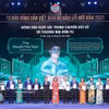 2026年革新40年越南优秀农民表彰暨称号授予仪式于10月12日晚在河内举行。图自越通社