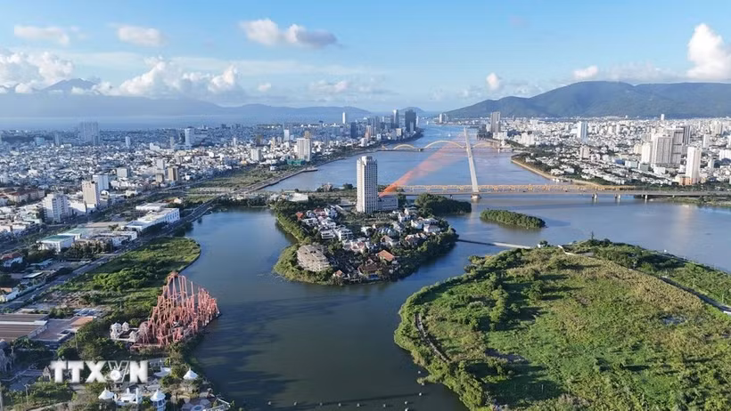 鸟瞰岘港市。图自越通社