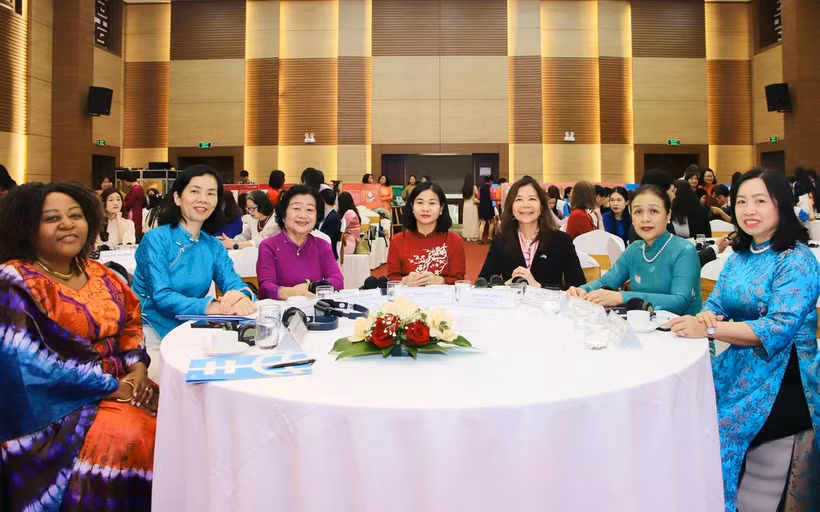 “新时代女性与性别平等”论坛在河内召开。图自phunuvietnam.vn