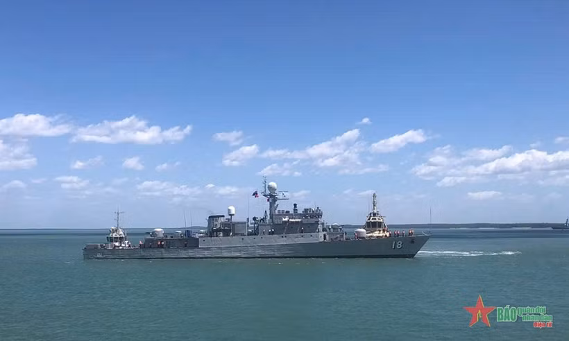 越南海军18号舰正在前往库纳瓦拉港的途中。图自《人民军队报》