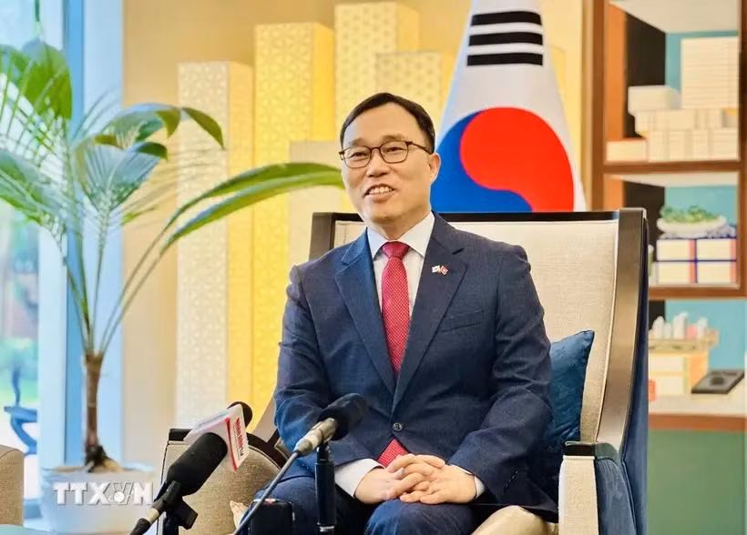 韩国驻越南特命全权大使崔泳杉。图自越通社