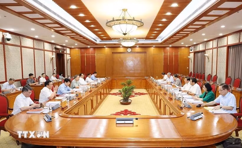 越共中央总书记、国家主席苏林主持中央政治局例行会议。图自越通社