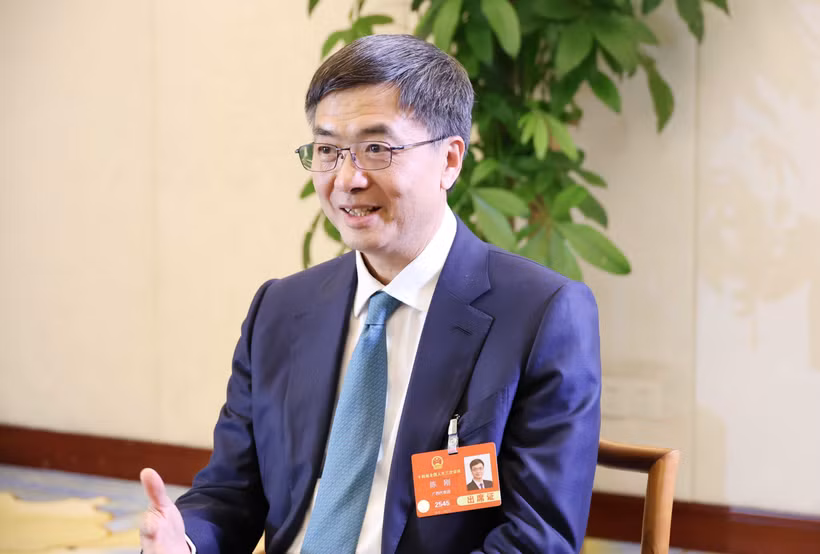 中共中央委员、广西壮族自治区党委书记，自治区人大常委会主任陈刚接受越通社驻北京记者的采访。图自越通社