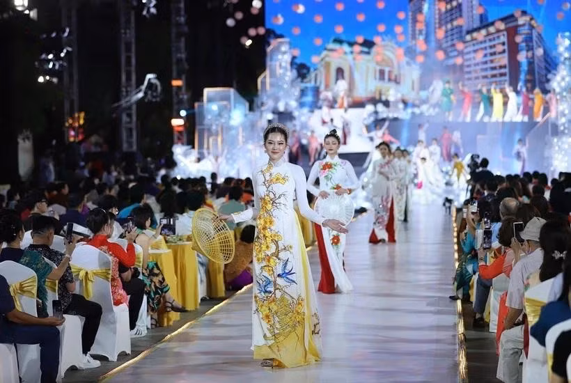 2025年胡志明市奥黛节将于3月举行。图自越通社