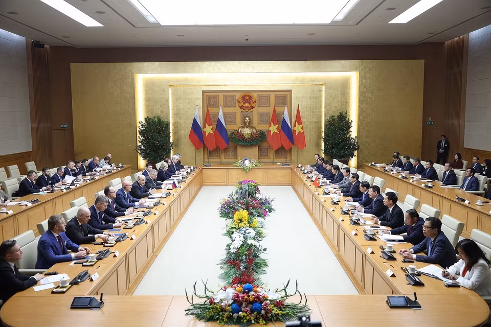 越南总理范明政与俄罗斯联邦总理米哈伊尔·弗拉基米罗维奇·米舒斯金举行会谈。图自越通社