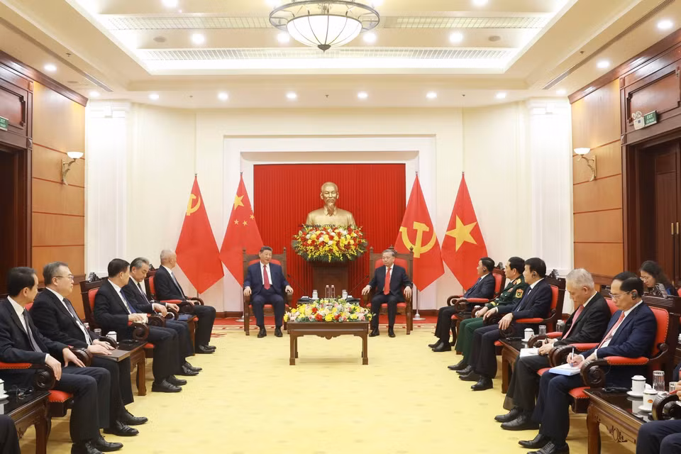 越共中央总书记苏林与中共中央总书记、国家主席习近平举行小范围会晤。图自 越通社