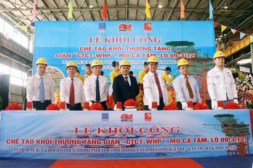 2018年3月23日，由越俄合资企业Vietsovpetro、越南国家石油勘探开采总公司（PVEP）以及Bitexco集团组成的承包商联合体，正式启动鲟鱼油田09-3/12 区块中CTC1-WHP开采平台上部的建造工作。图自 越通社