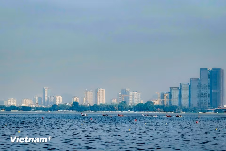 位于河内市西湖坊的西湖水面面积约526公顷。图自 越通社《Vietnam+》